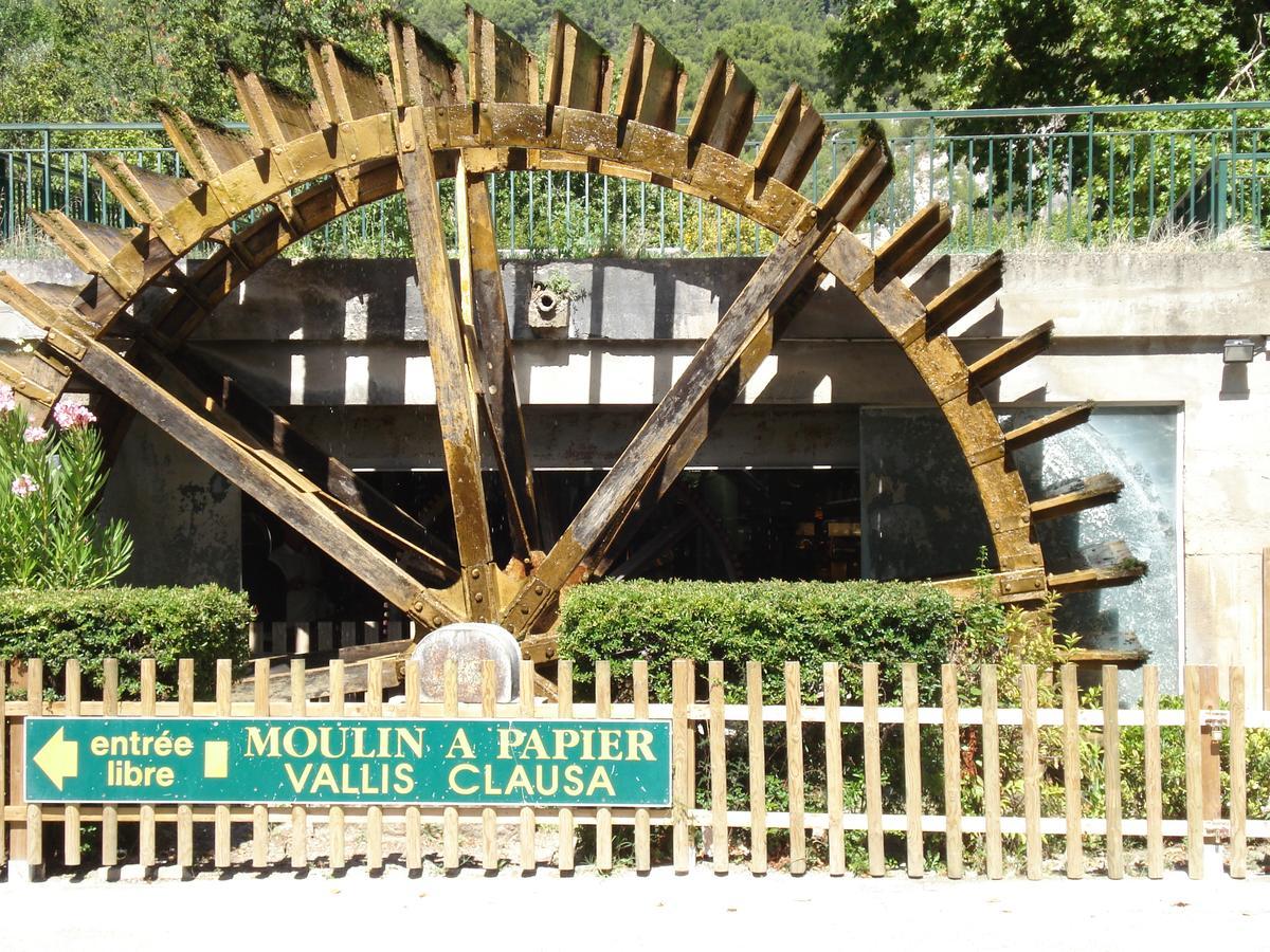 Mas De La Coucourde Paluds de Noves Exterior foto
